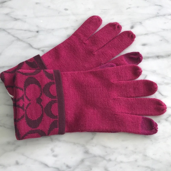 REDUCED - Coach Knit Hat & Gloves - Picture 4 of 6